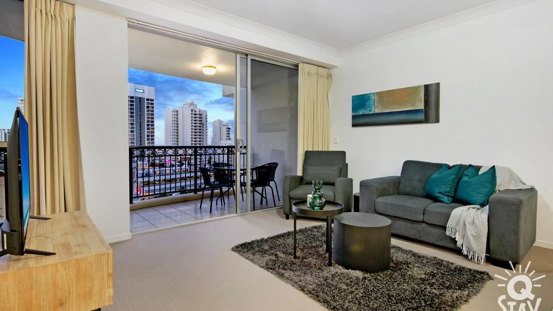 Kids Stay Free In Hinterland View 2 Bedroom 1 Bathroom Apartment At Chevron Renaissance- Q Stay Gold Coast