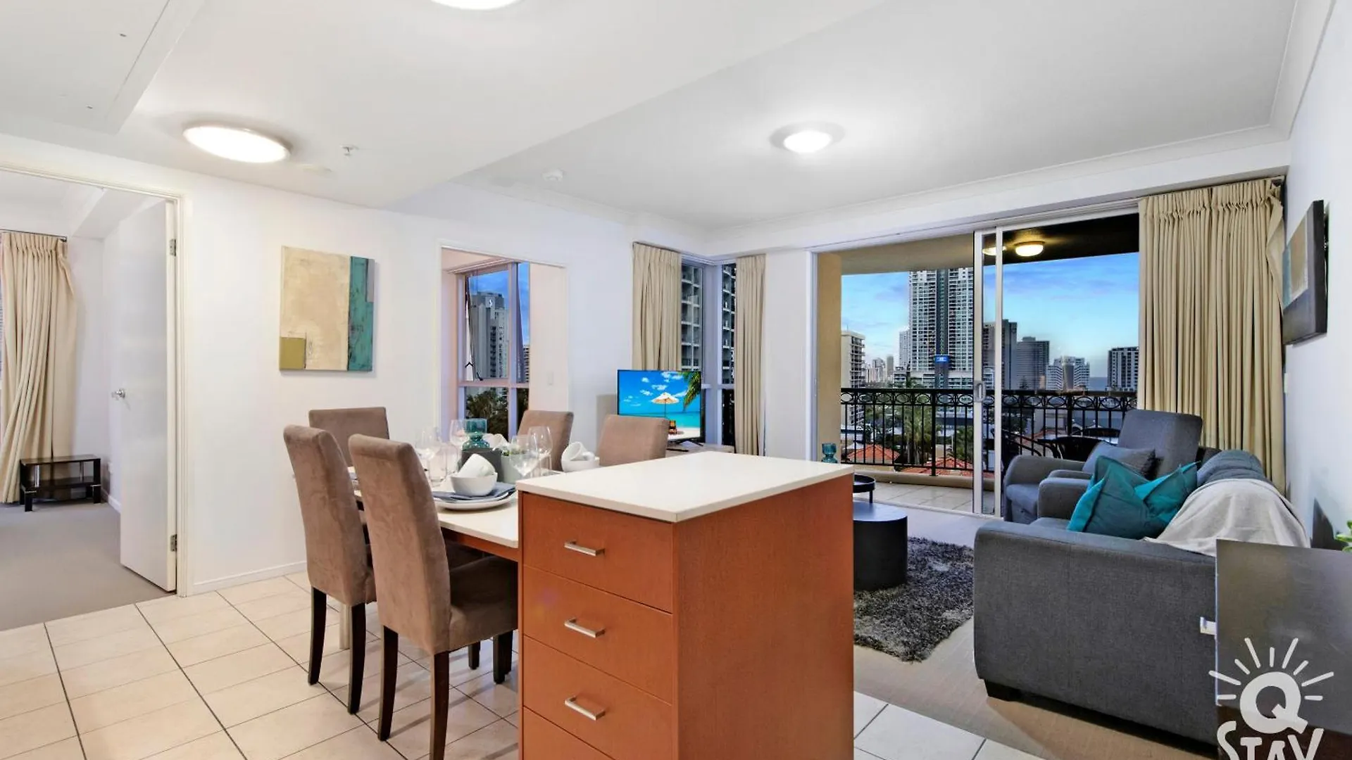 Kids Stay Free In Hinterland View 2 Bedroom 1 Bathroom Apartment At Chevron Renaissance- Q Stay Gold Coast 0*,