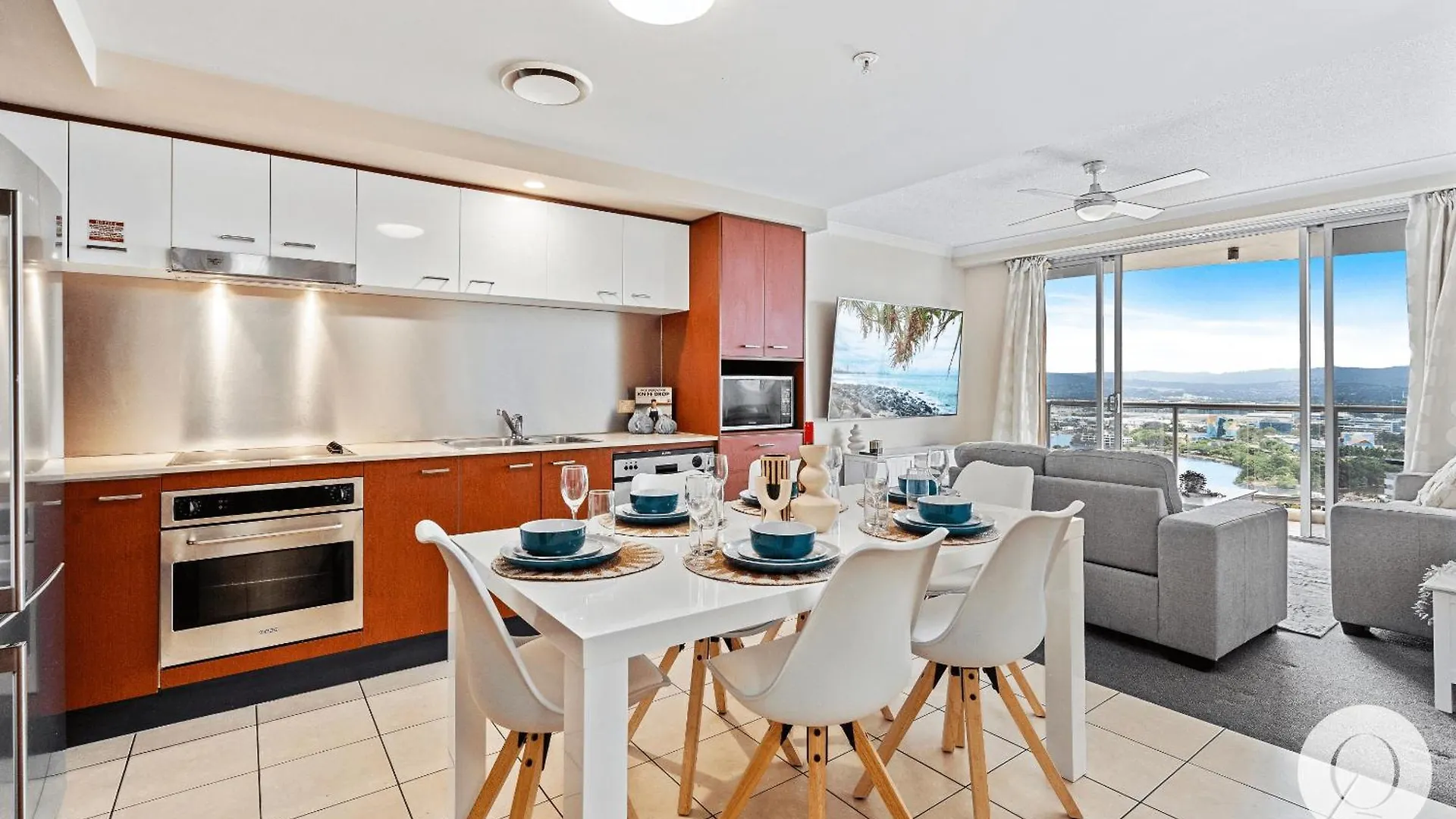 Kids Stay Free In Hinterland View 2 Bedroom 1 Bathroom Apartment At Chevron Renaissance- Q Stay Gold Coast Avustralya