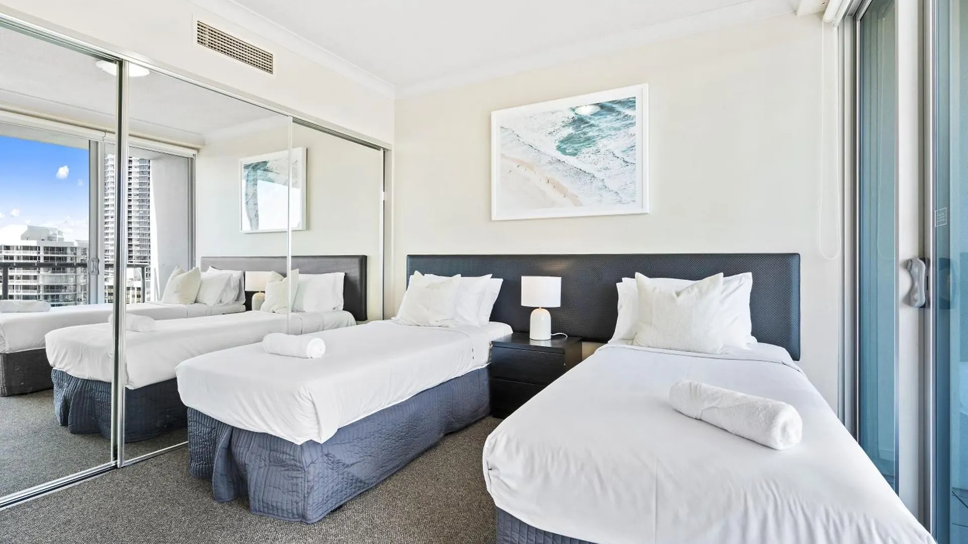 Kids Stay Free In Hinterland View 2 Bedroom 1 Bathroom Apartment At Chevron Renaissance- Q Stay Gold Coast 0*,