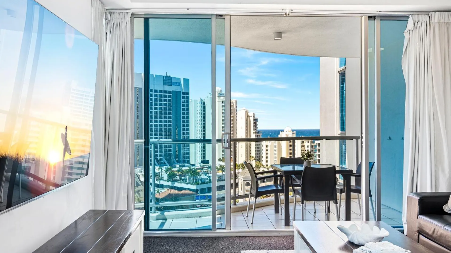 Kids Stay Free In Hinterland View 2 Bedroom 1 Bathroom Apartment At Chevron Renaissance- Q Stay Gold Coast